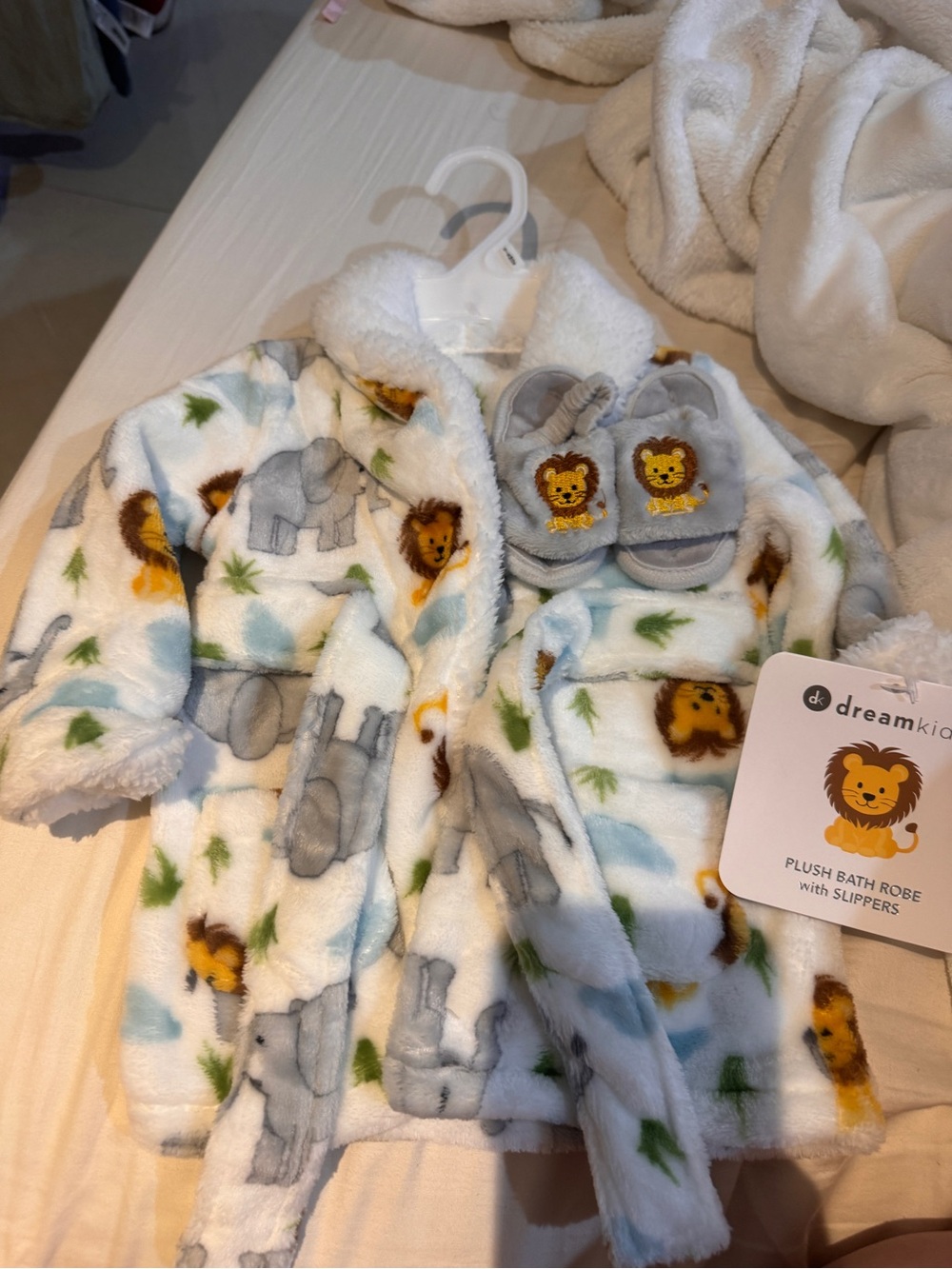 Source Unknown White Plush Kids Pajama Robe with Gray and Brown Animal Prints